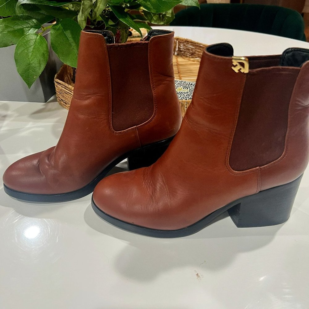 Tory Burch Nicola Chelsea Block Heel Leather Prairie - Size 8 Booties